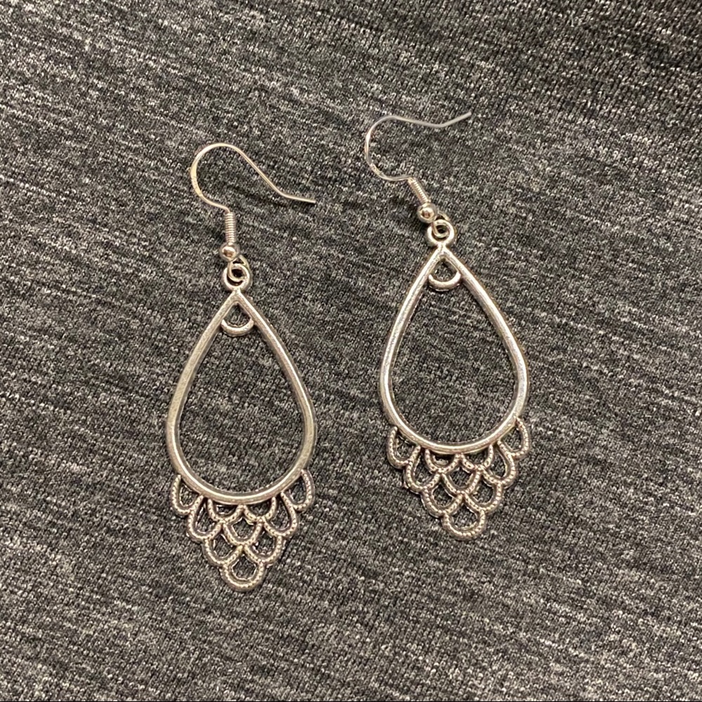 NWOT 🛍 Bundle for DISCOUNTS off Merch or Shipping